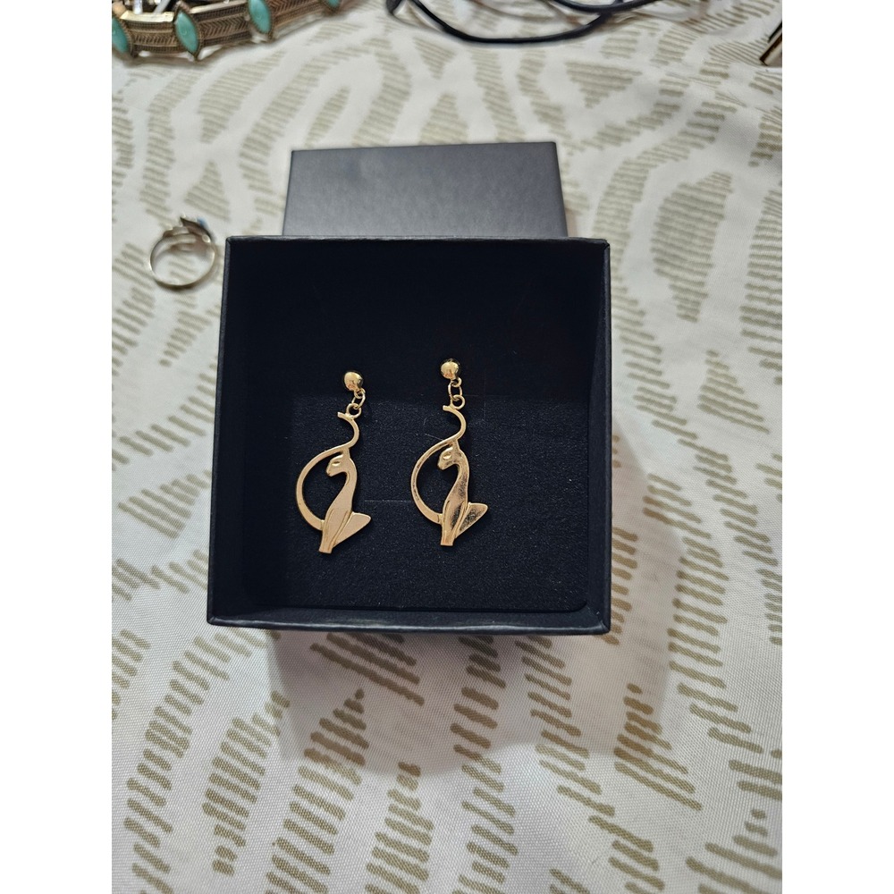Gold Tone Cat Silhouette Drop Earrings Minimalist Feline Dangle Costume Jewelry